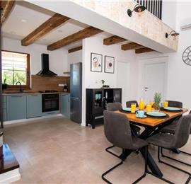 2 bedroom villa with pool near Skradin, sleeps 5